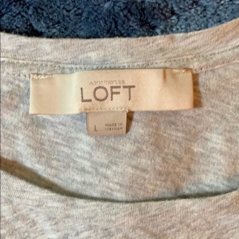 A super cute LOFT top! - Picture 5 of 6